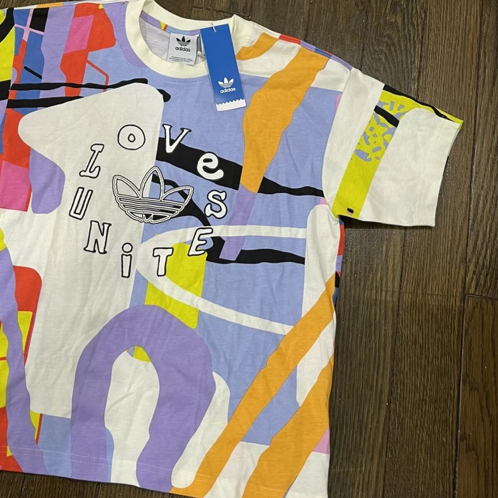 NWT Unisex Adidas Love Unites AOP Multicolor Camo T Shirt H43968 - Picture 4 of 8